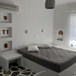 Angie's Páros
