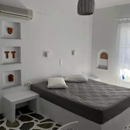 Angie's Parikia (Paros)